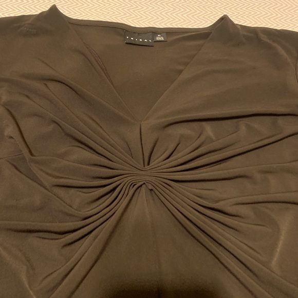 TRIBAL dark brown top with beautiful rouched design. 3/4 sleeves. EUC. Size XL. - Picture 2 of 5